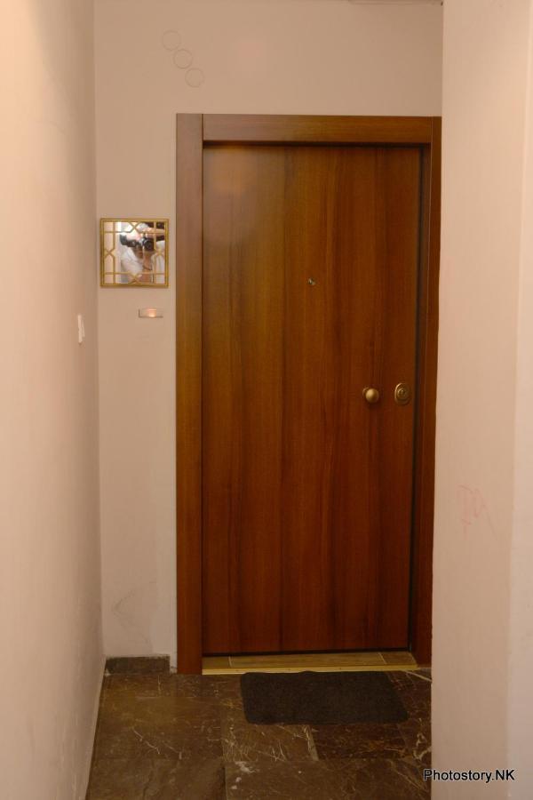Kynosargous Square'S Apartment Atenas Exterior foto